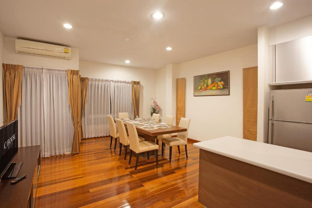 Posezení v ubytování C-House & Residence Hotel Amata City