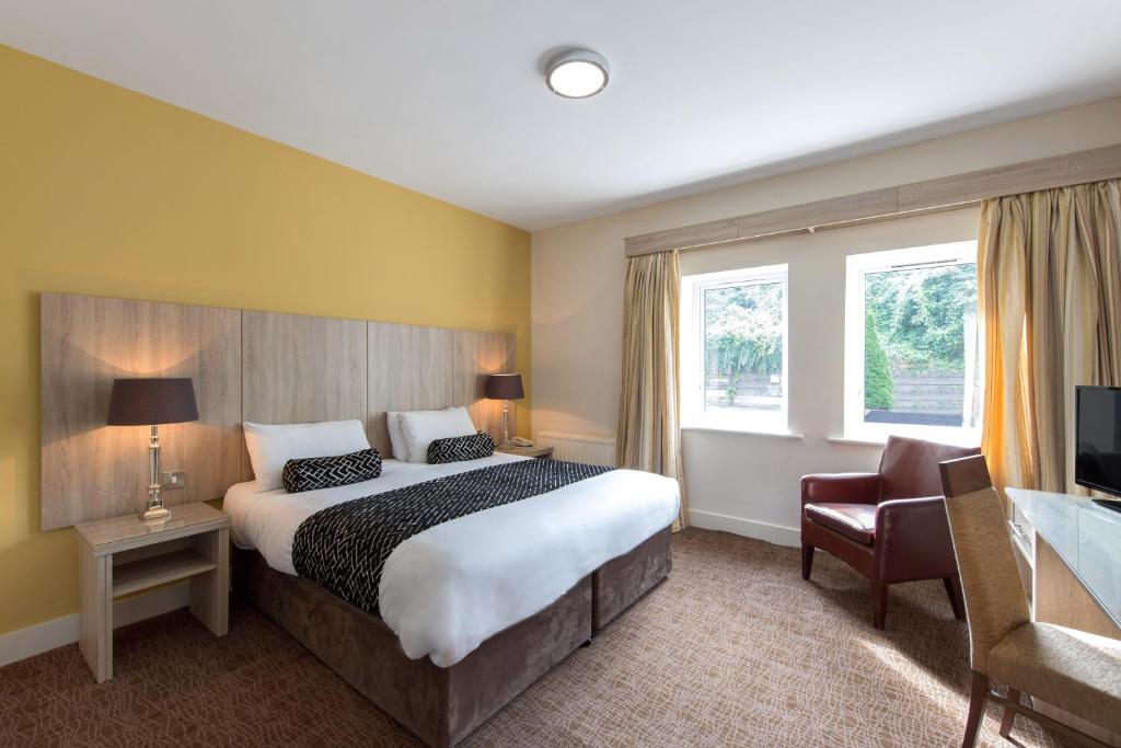 Postel nebo postele na pokoji v ubytování Wilton Hotel Bray