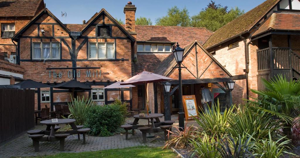 Old Mill by Chef & Brewer Collection - Resim 4