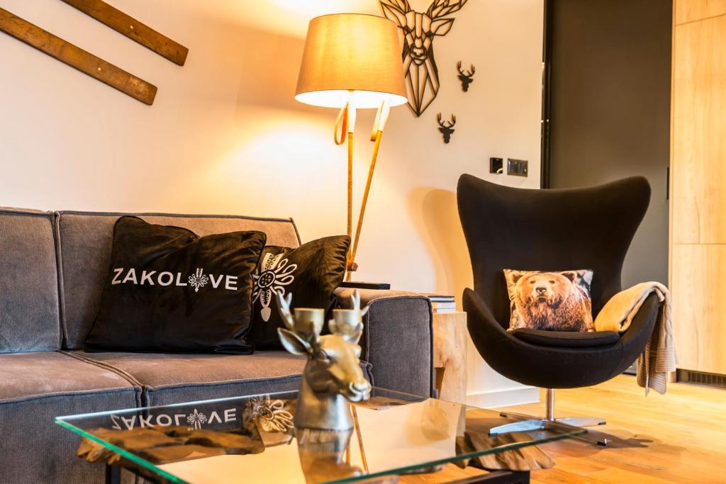 Posedenie v ubytovaní Apartament ZAKOLOVE pod Skocznią - Sauna , Jaccuzi , piękny taras