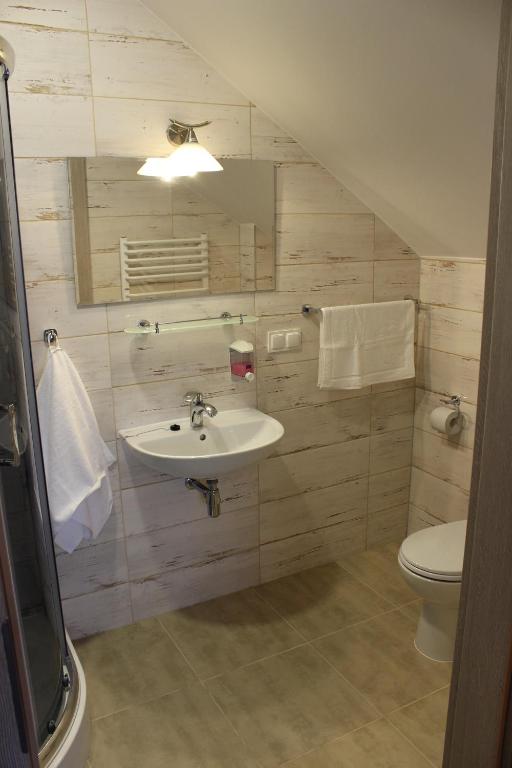 Koupelna v ubytování Hotel Pod Strzechą