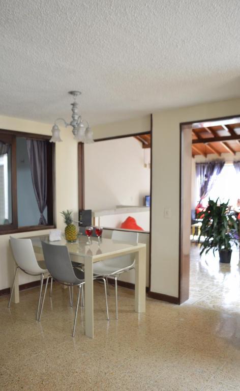Fotografie z fotogalerie ubytování Buntes House-Casa Hotel Laureles-Estadio v destinaci Medellín
