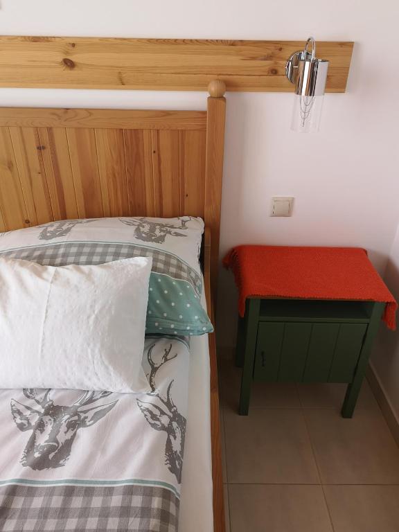 A bed or beds in a room at Haus Edelgrün