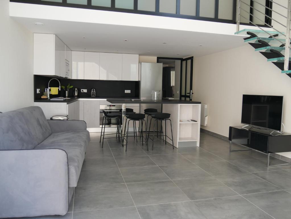 Η κουζίνα ή μικρή κουζίνα στο LOFT chic et moderne, déco industrielle