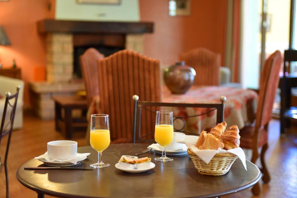 Nápoje v ubytování Hotel Cyrnea