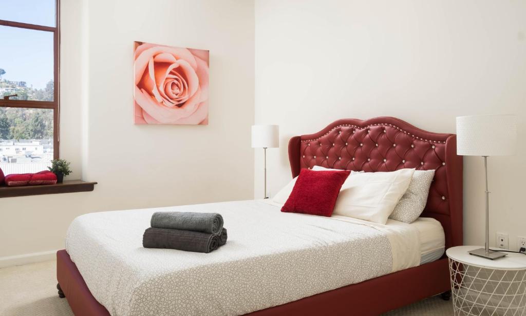 Luxury, Hollywood Walk of Fame - Two-Bedroom Apartment