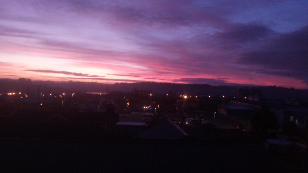 Amanecer o atardecer desde la habitación en casa particular o alrededores