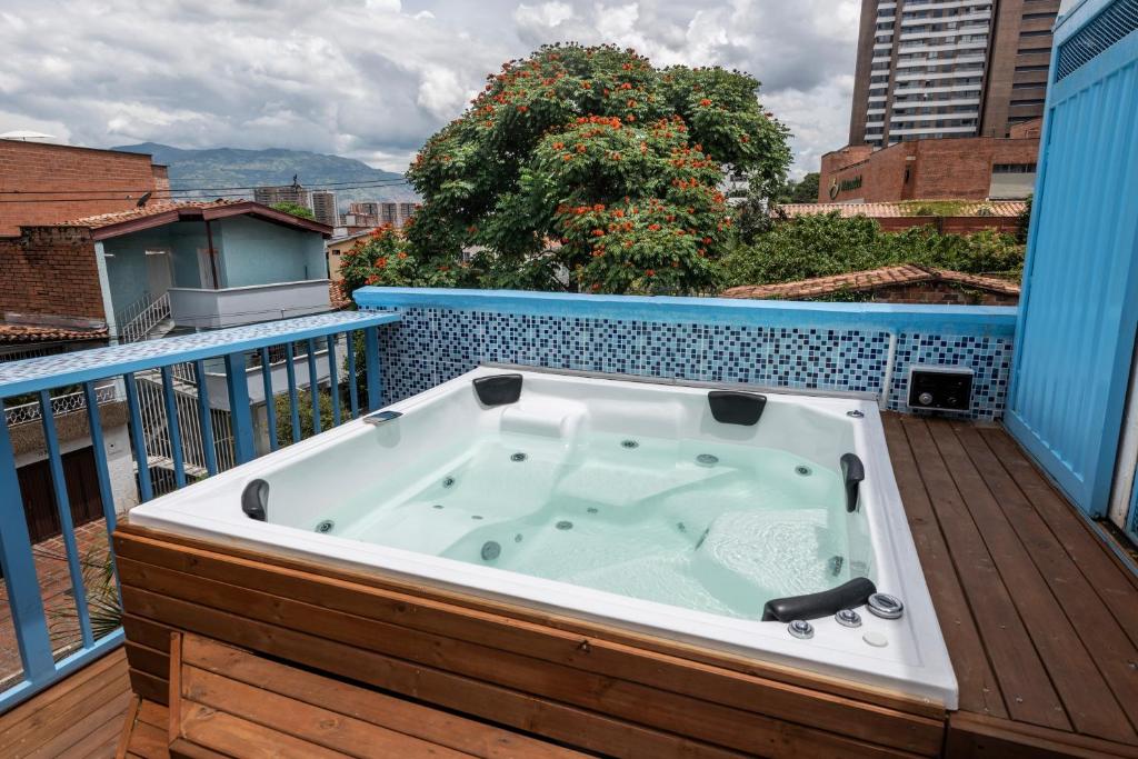 Nespecifikovaný výhled na hory nebo výhled na hory při pohledu z hotelu