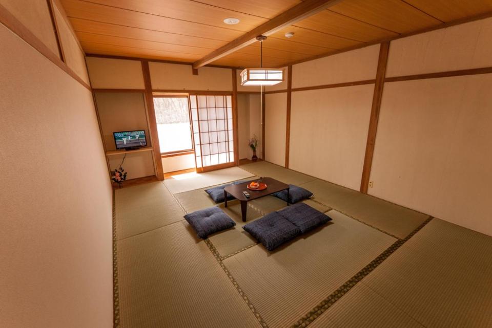 TV a/nebo společenská místnost v ubytování 金剛寺 宿坊 成穂院