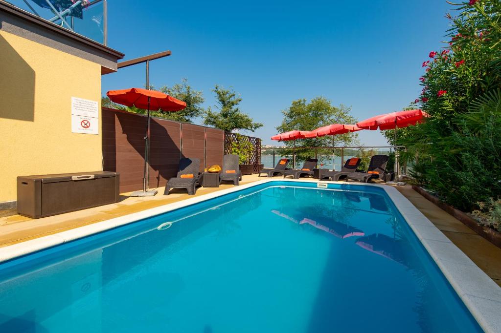 Бассейн в Soline Bay Seashore Residence или поблизости
