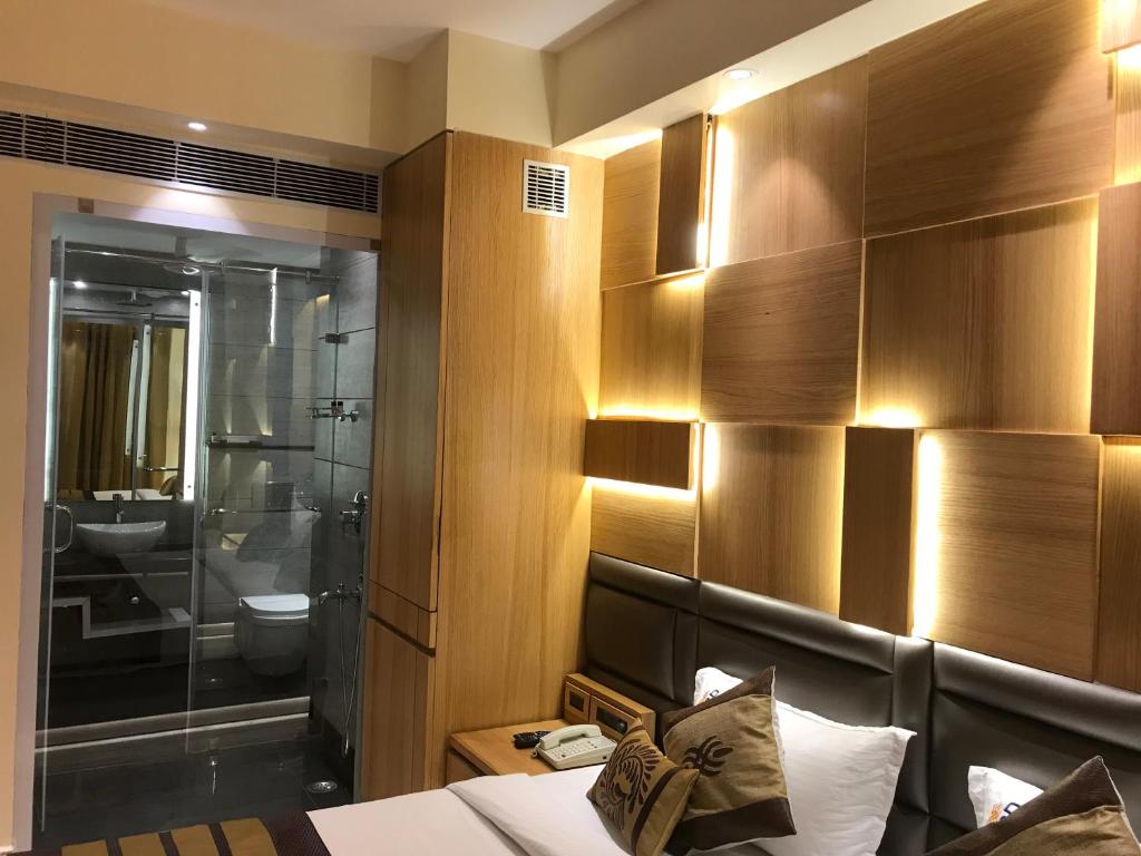 Koupelna v ubytování JRD Pride-Business Hotel