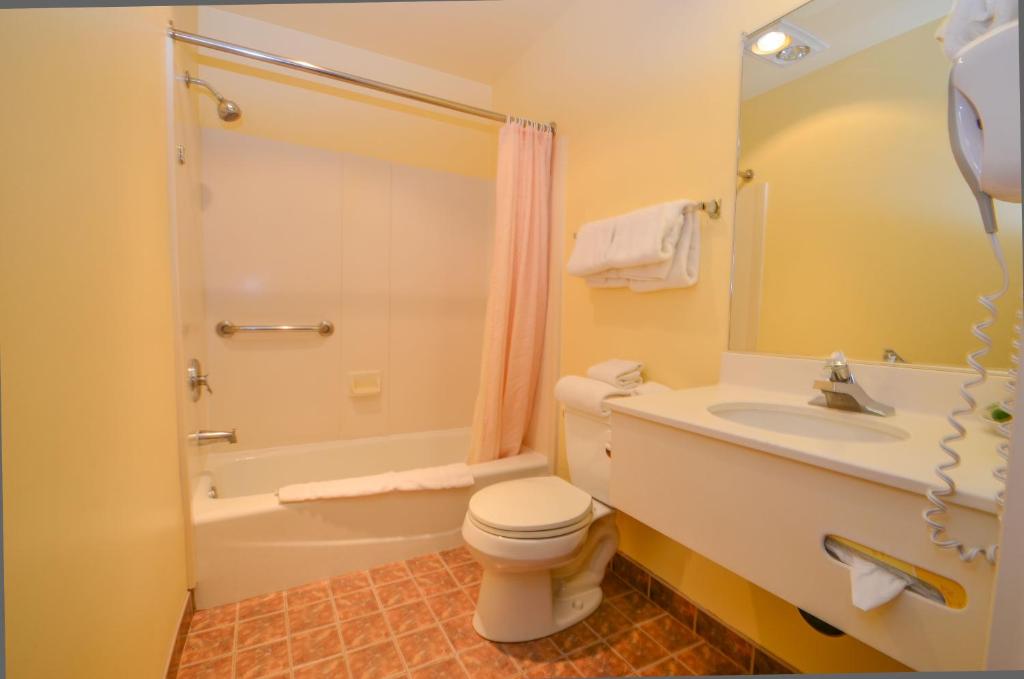 Continental Inn photo