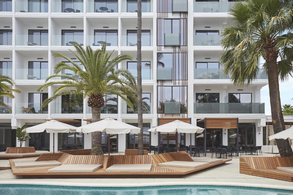 The swimming pool at or close to Bordoy Alcudia Port Suites - Adults Only