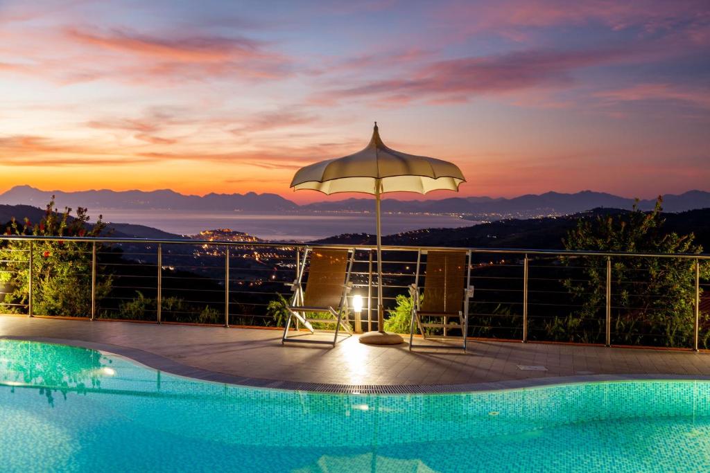 Photo de la galerie de l'établissement Casa Vacanza Villa Aurora, à Laureana Cilento