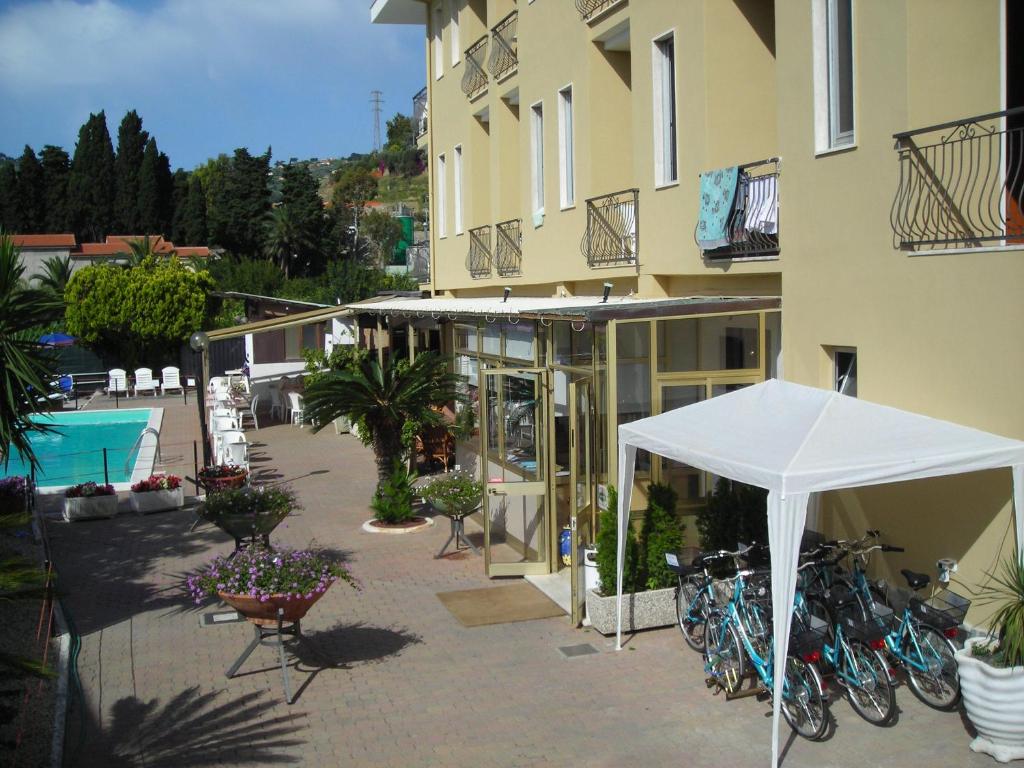 The swimming pool at or close to Hotel Delle Mimose
