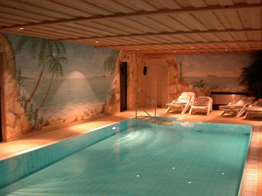 Bazén v ubytování Hotel Mühlenberg nebo v jeho okolí