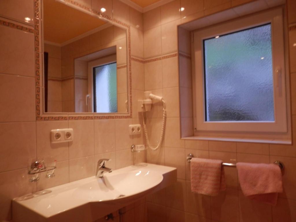 Hotel Alpenfrieden - 5