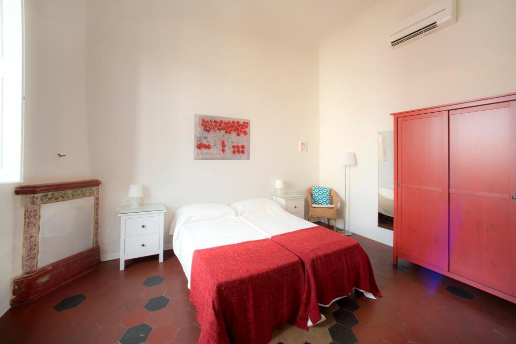 A bed or beds in a room at Florence Oasis