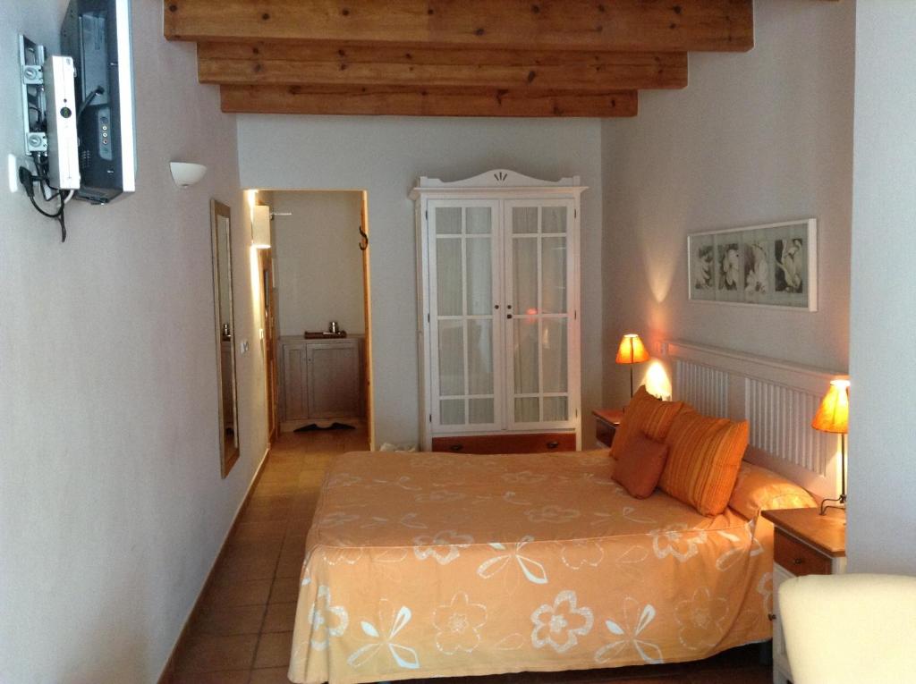 Hotel Es Mercadal - 1