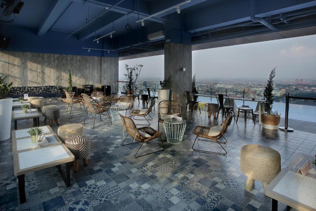 Restaurace v ubytování The Zuri Hotel Palembang