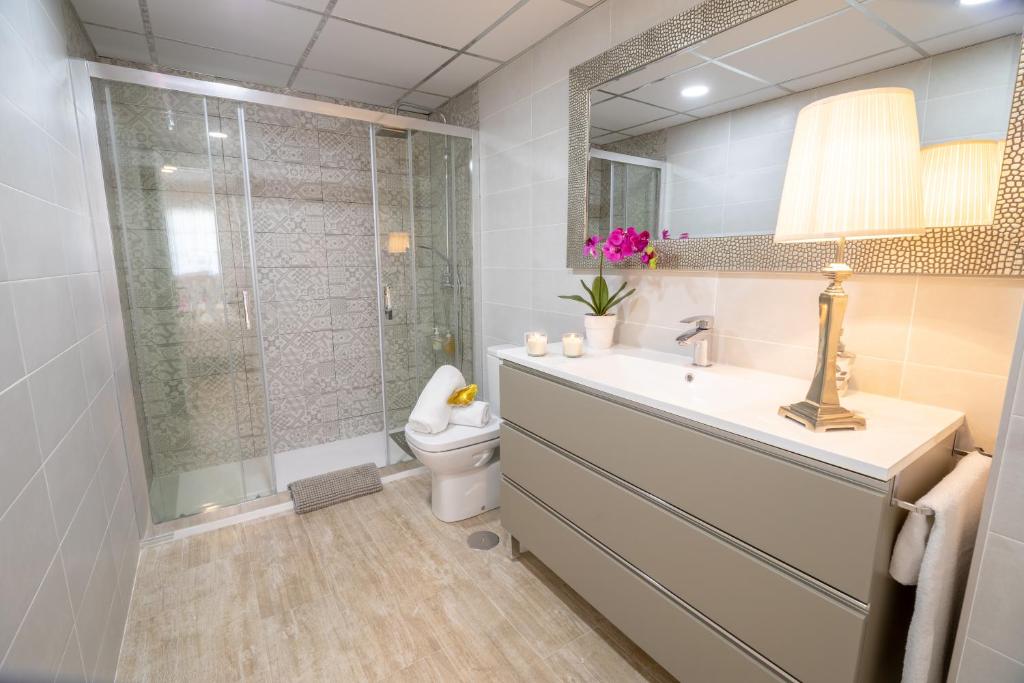Koupelna v ubytování A&S Apartamentos Malaga