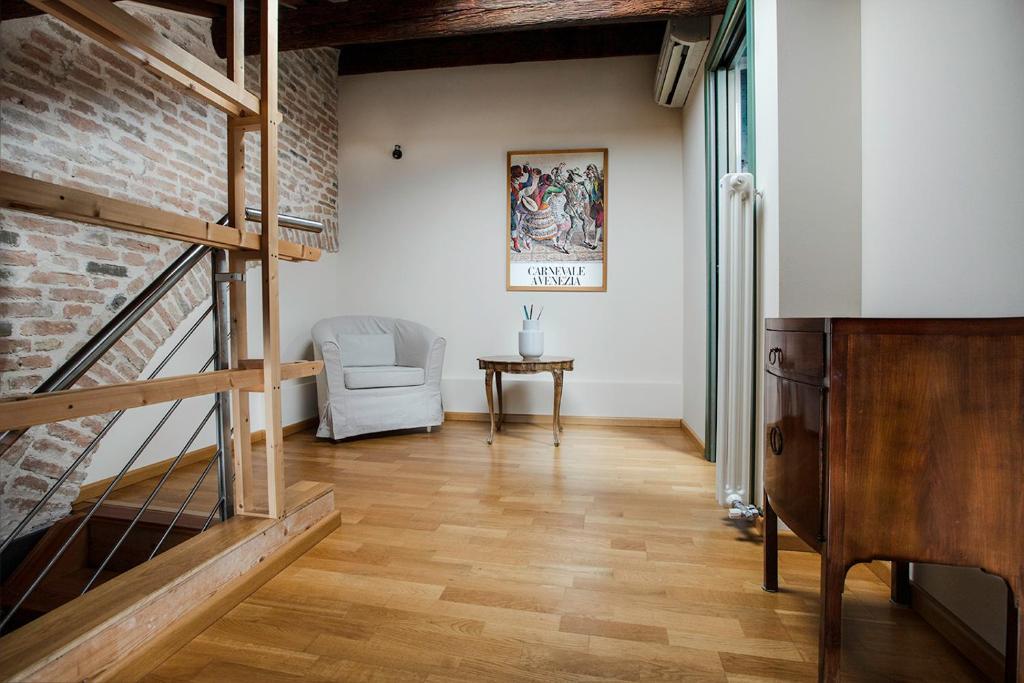 Posedenie v ubytovaní Loft Mirano (Alloggi alla Campana)
