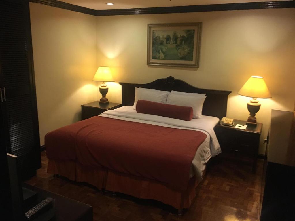 Lourdes Suites - One-Bedroom Suite