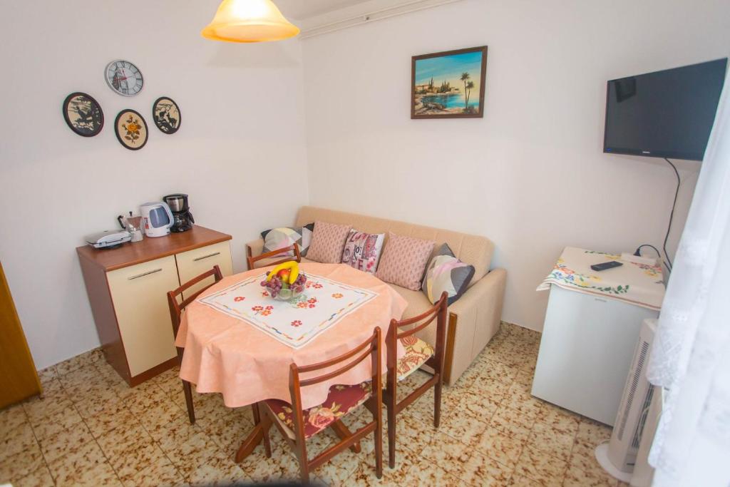 TV a/nebo společenská místnost v ubytování Apartment Complex Nevia