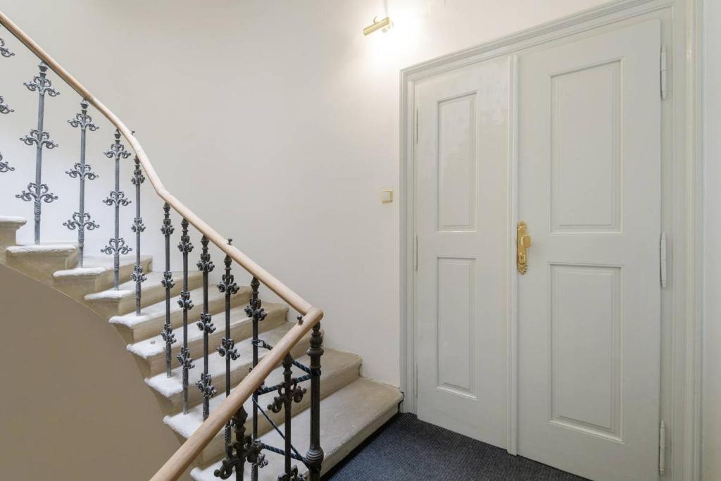 Stylish, Light-Filled Home in the Historic Center