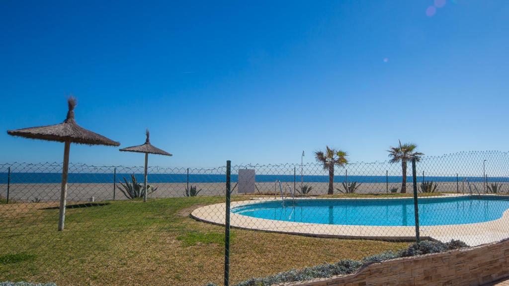 Bazén v ubytování Manilva Beach 109 nebo v jeho okolí