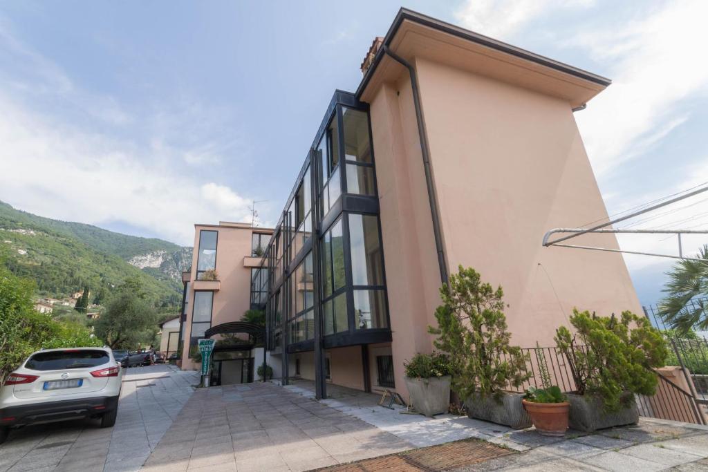 Nespecifikovaný výhled na hory nebo výhled na hory při pohledu z hotelu
