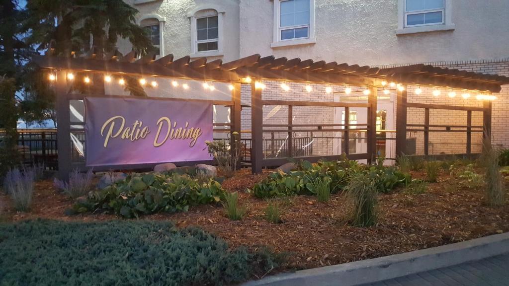 Chateau Louis Hotel & Conference Centre - Resim 1