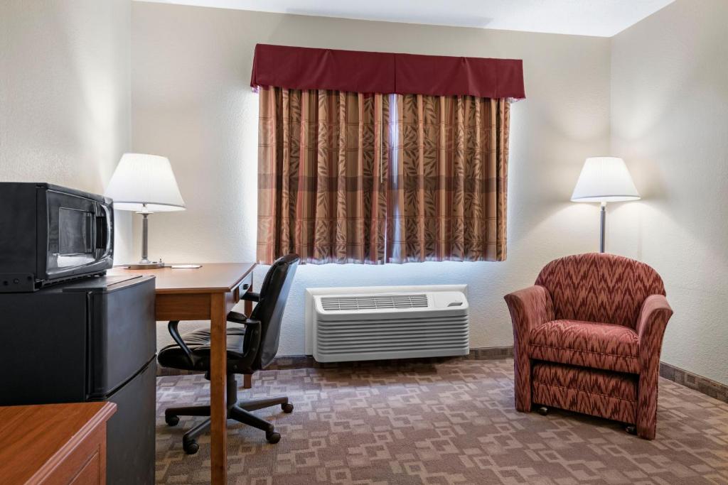 Quality Inn Washington Court House - Habitación Con Cama Extragrande - No Fumadores