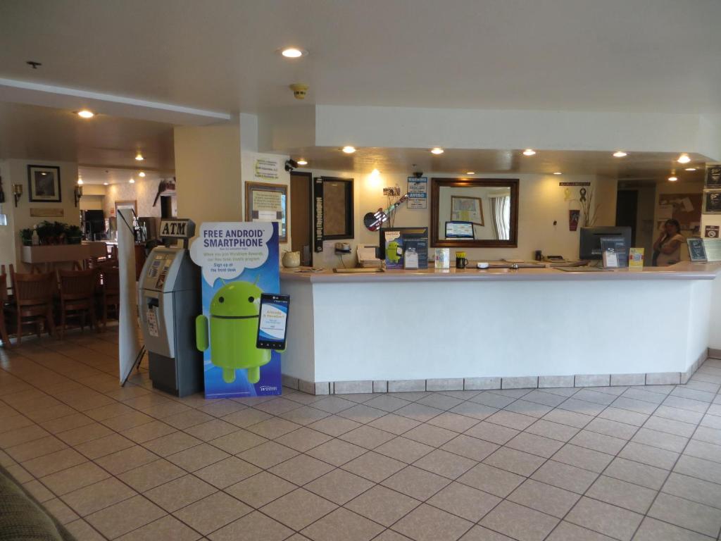 Super 8 by Wyndham Austin North/University Area photo