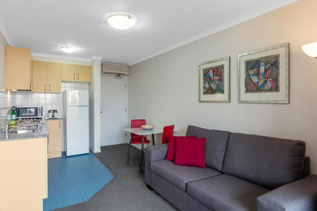 Nesuto Chippendale - One-Bedroom Apartment