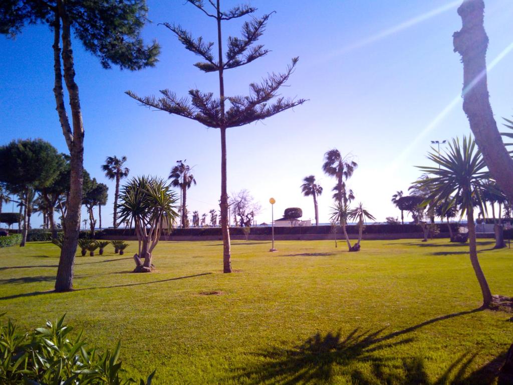 Vonkajšia záhrada v ubytovaní PLAYA LA CALA in front of the beach Free parking