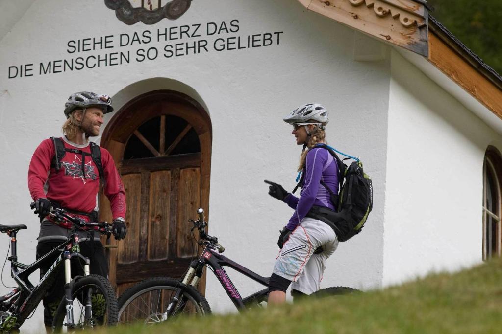 Jízda na kole v ubytování Ferienresidenz La Vita nebo okolí