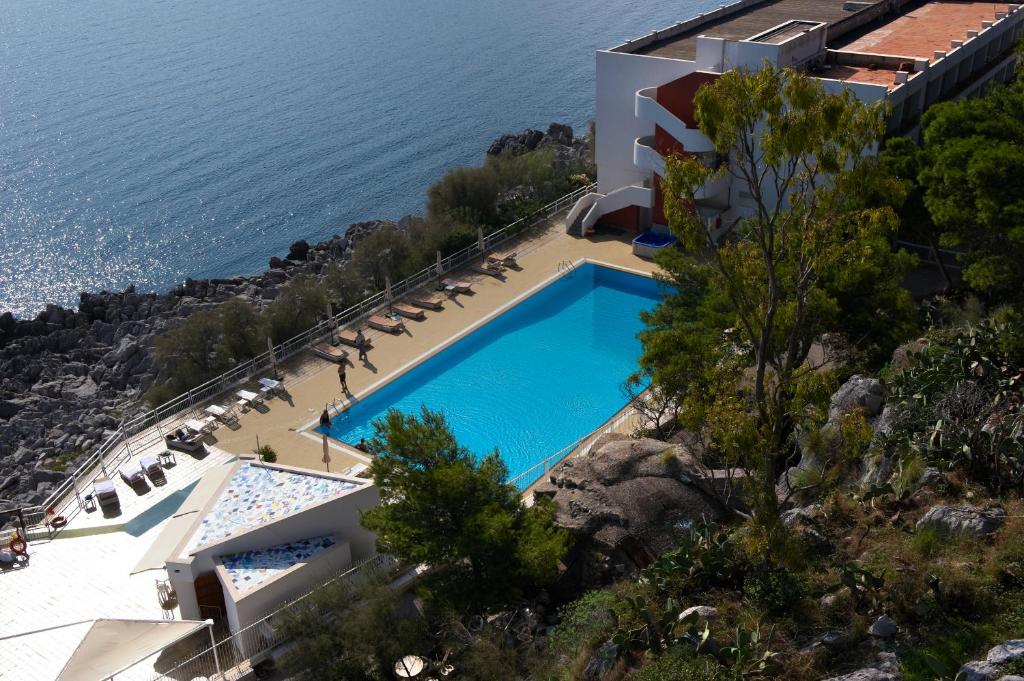 Bazén v ubytování Splendid Hotel La Torre nebo v jeho okolí