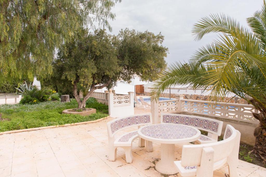 Zahrada ubytování Villa Reyets 4 bed 3 bath Private Pool