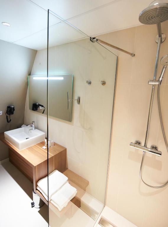 Mercure Cholet Centre - Privilege Zimmer Mit Einem Doppelbett