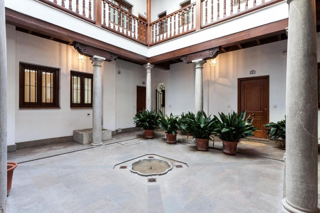 Apartamento De Lujo En Antiguo Convento, Granada – Updated ...