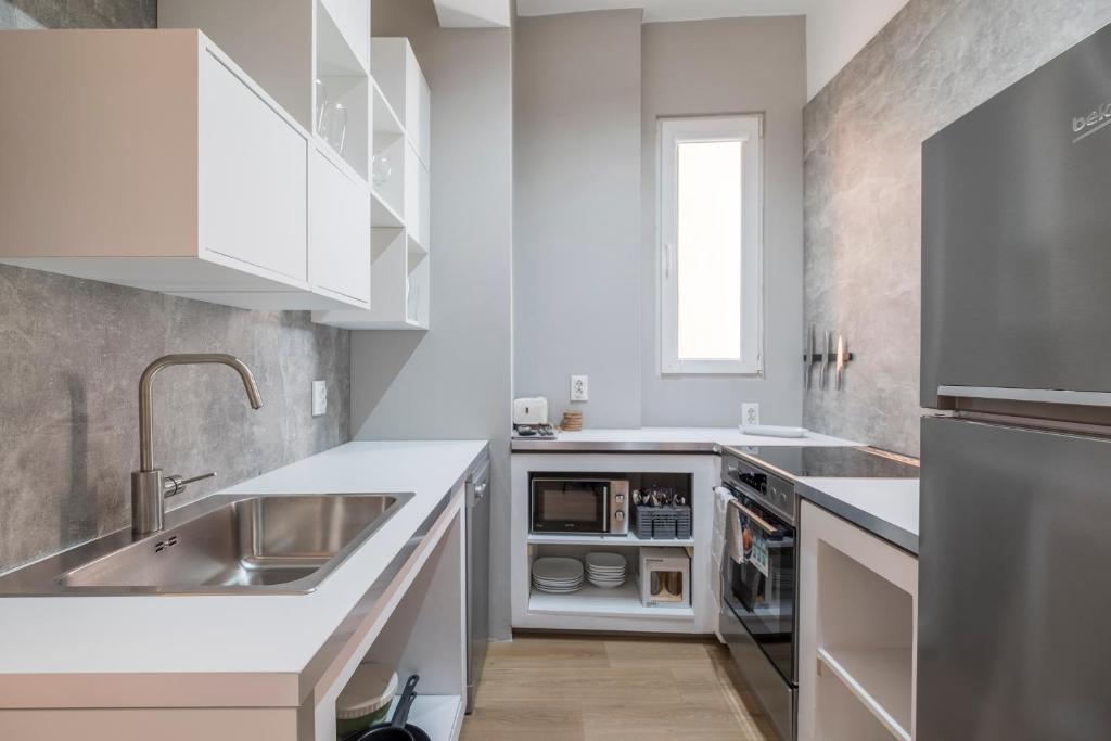 Kuchyň nebo kuchyňský kout v ubytování blueWaveplace - Stylish 2 BR Home in Center of Sofia