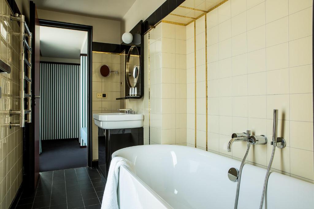 Hôtel du Rond-point des Champs-Élysées - Esprit de France - 15