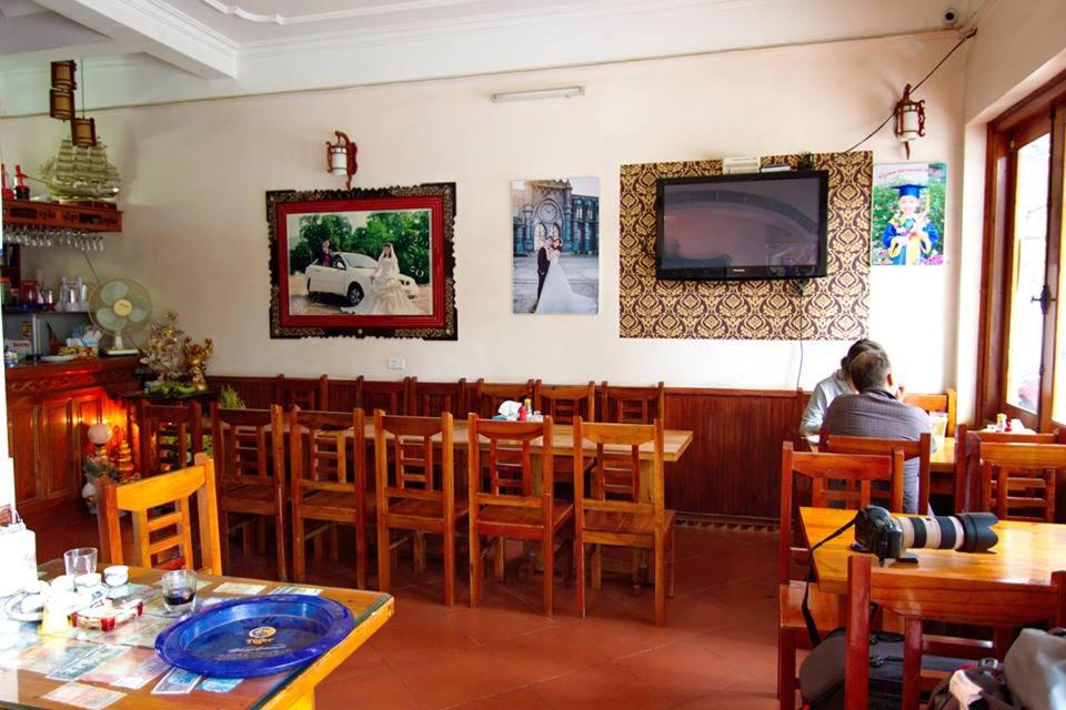 TV a/nebo společenská místnost v ubytování Ngan Nga Bac Ha Hotel