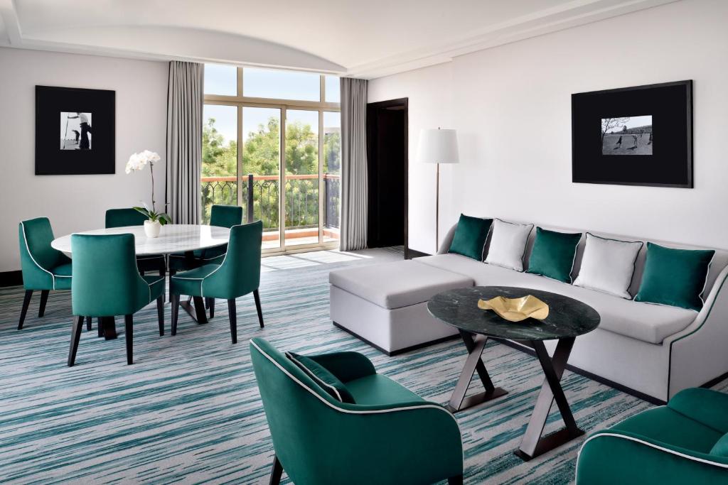 Address Montgomerie - Resim 35