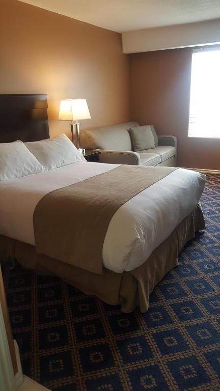 Chateau Louis Hotel & Conference Centre - Resim 40