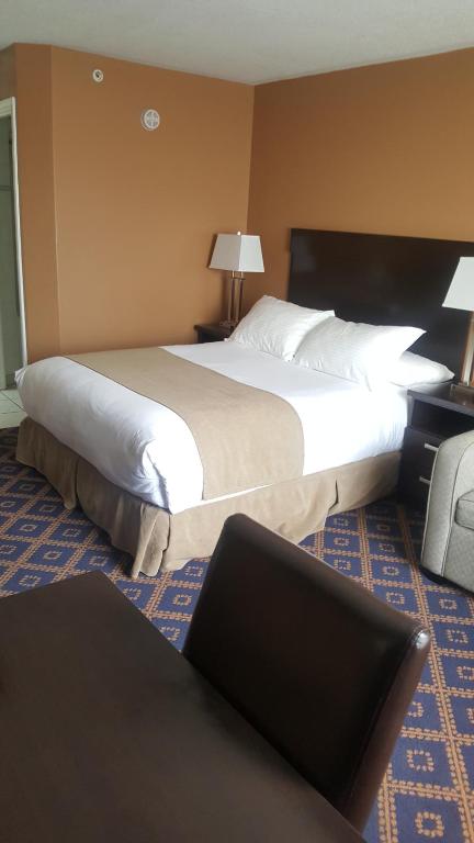 Chateau Louis Hotel & Conference Centre - Resim 39