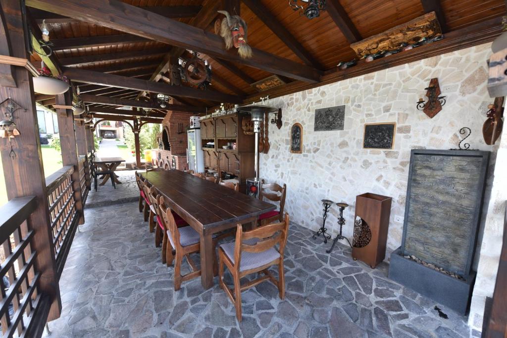 Restaurace v ubytování Casa Andrei