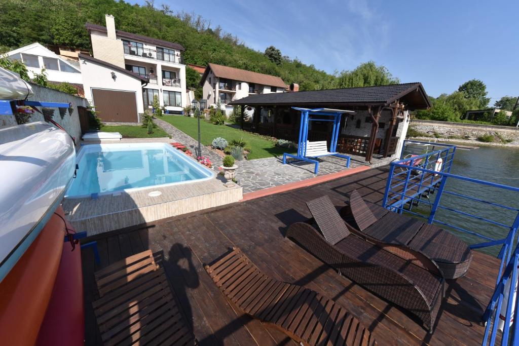 Bazén v ubytování Casa Andrei nebo v jeho okolí