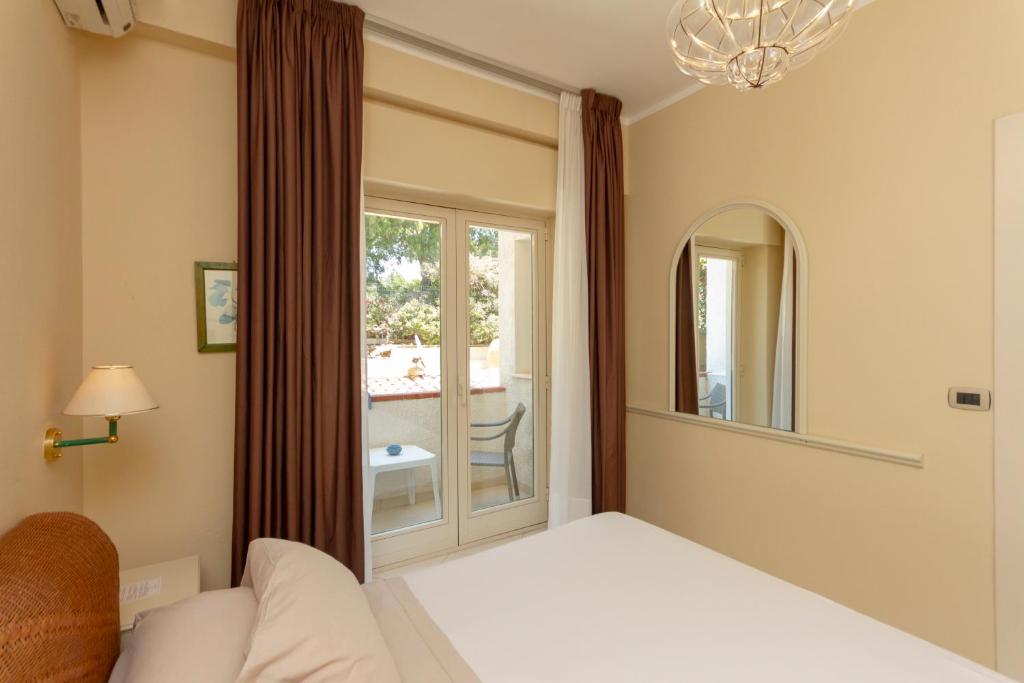 Hotel Simius Playa - 9